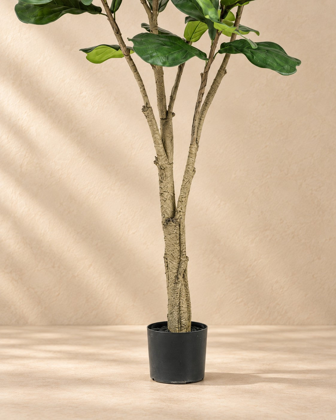 Onderste deel van de Kunstplant Ficus lyrata met de pot