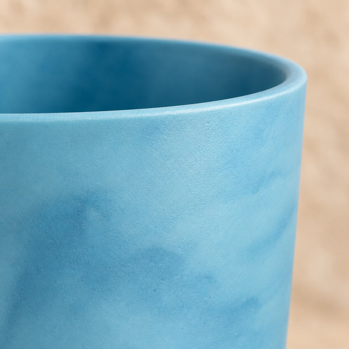 Pot décoratif Elho Ocean Rond bleu atlantique Ø18 x H17 cm, détail de la surface