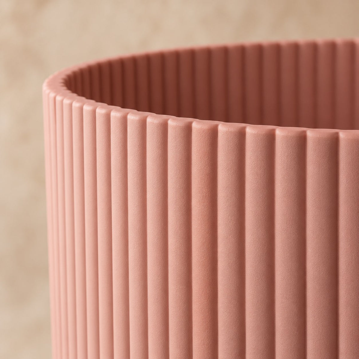 Pot décoratif elho Vibes Fold Rond rose Ø22 x H20 cm, détail de la surface