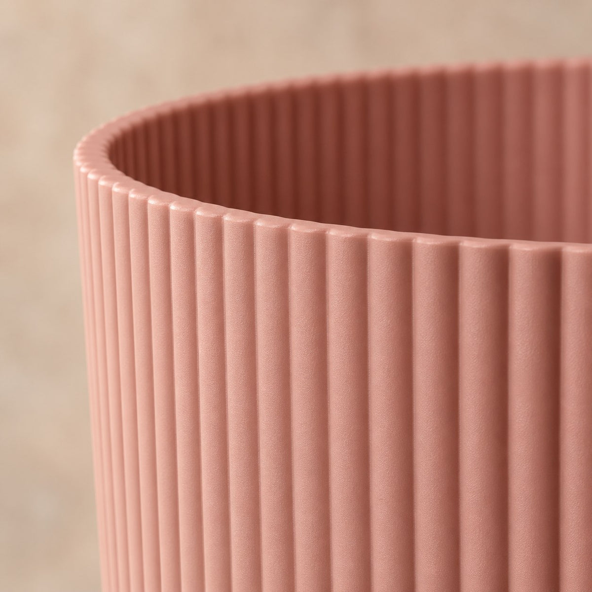 Pot décoratif elho Vibes Fold Rond rose Ø25 x H23 cm, détail de la surface