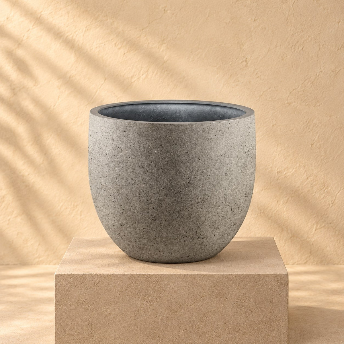 Ziertopf grigio new egg natural concrete Ø45 x H38 cm