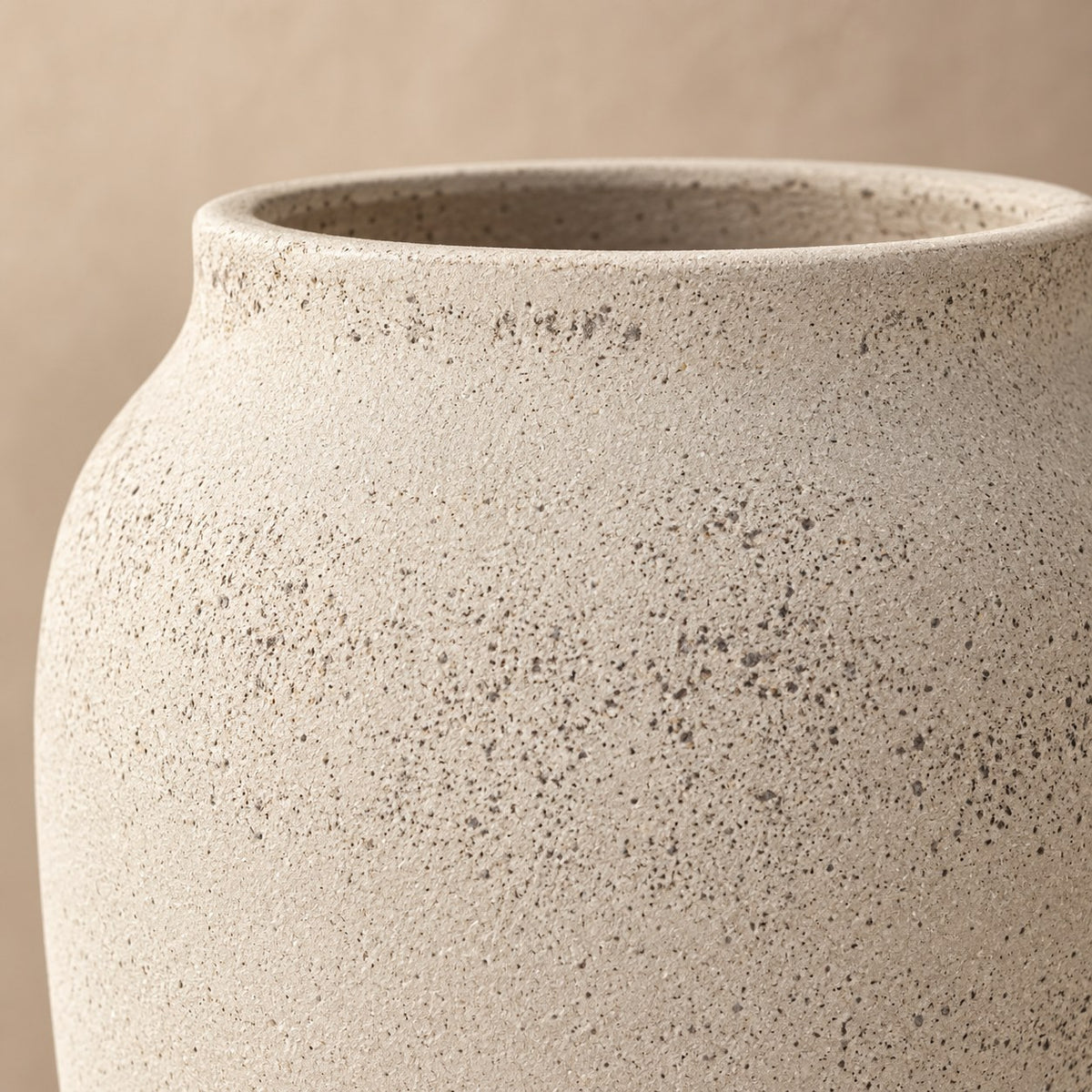 Pot décoratif Hera Chalk Blanc - L Ø51 cm, détail de la surface