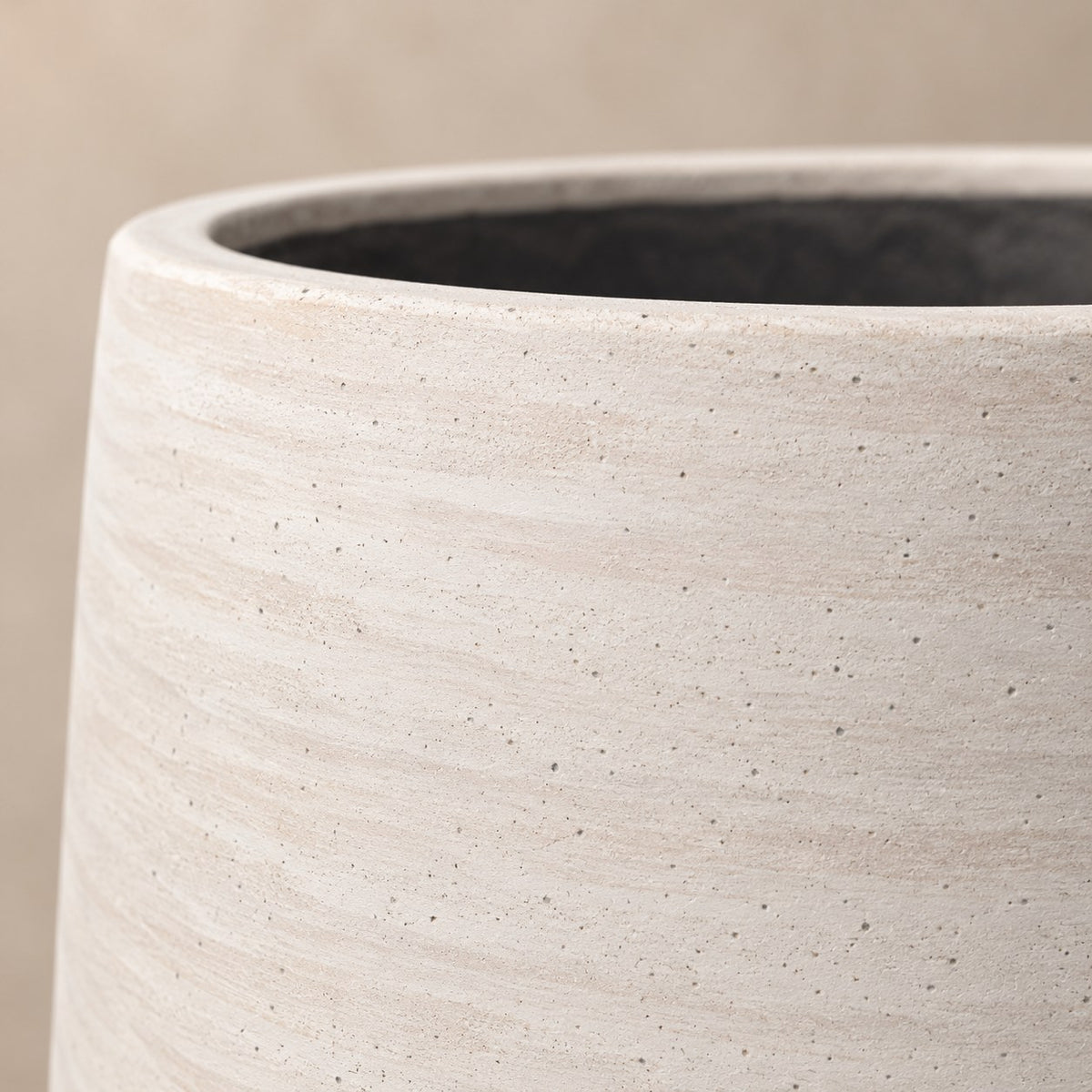 Dekorativ potte Jumbo Patt Ivory Washed Ø93 x H77 cm, detalje af overfladen
