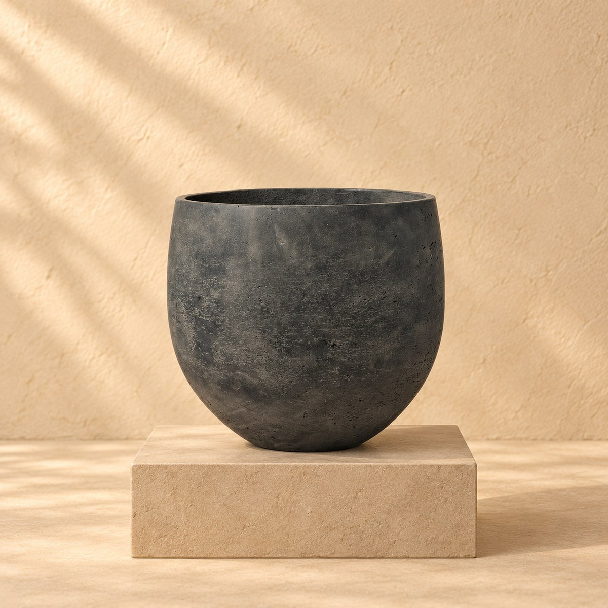 Ziertopf Orb Black Washed Ø32 x H28 cm