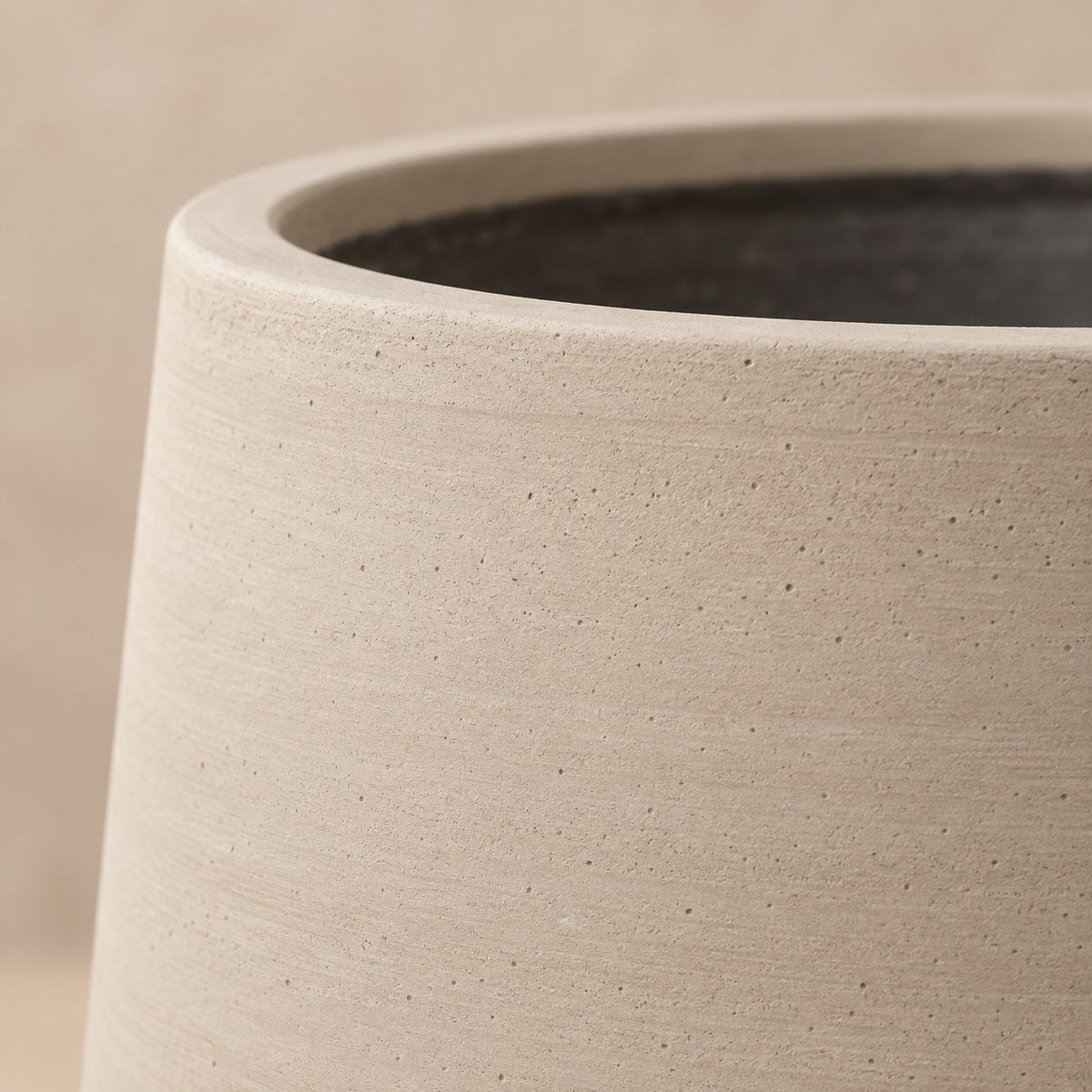 Dekorativ potte Patt Beige Washed Ø23 x H19 cm, detalje af overfladen