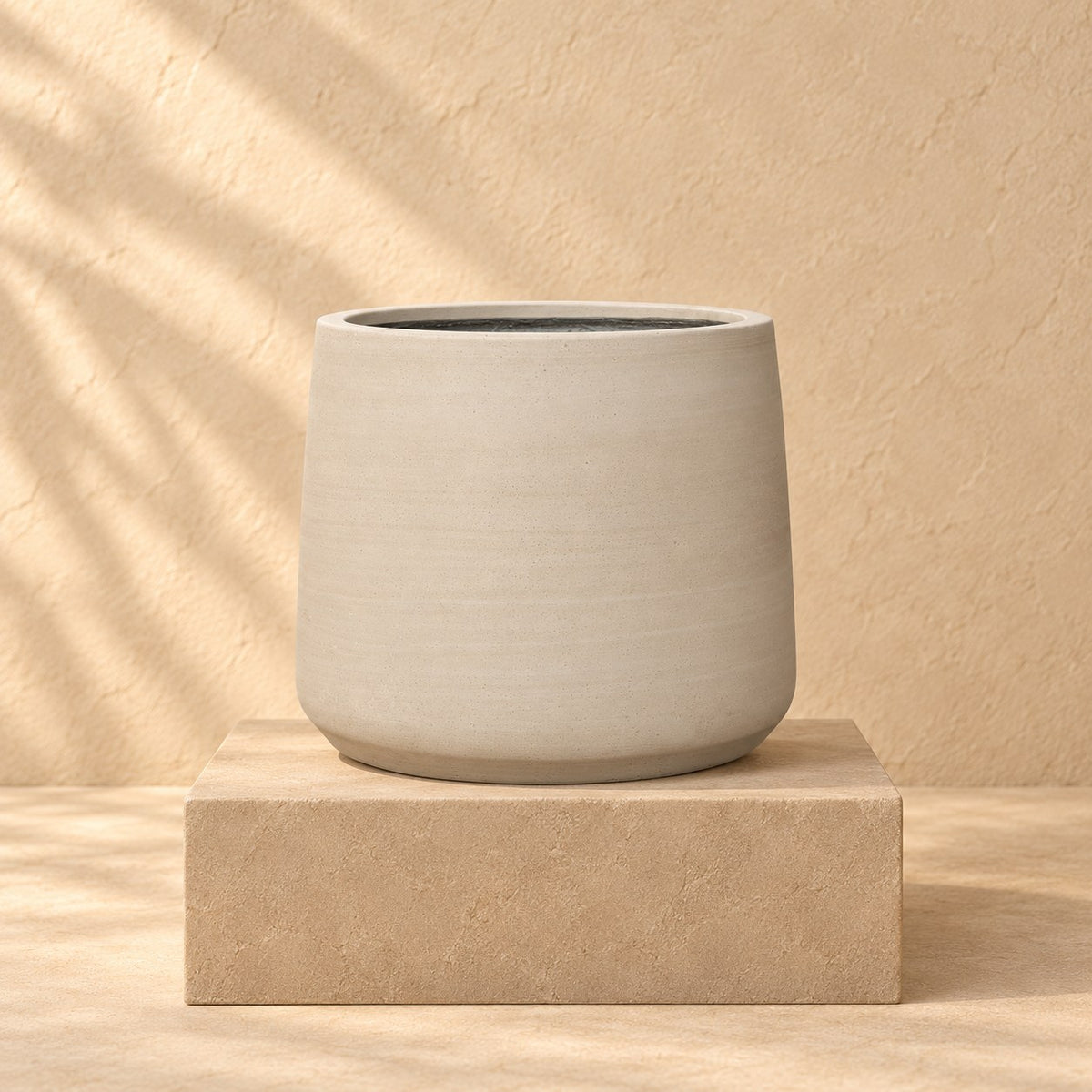 Dekorativ potte Patt Beige Washed Ø56 x H47 cm