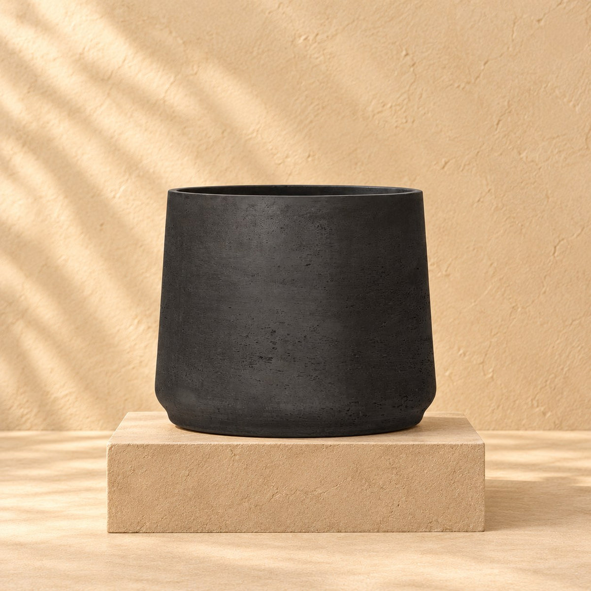 Pot décoratif Patt Black Washed Ø45 x H38 cm